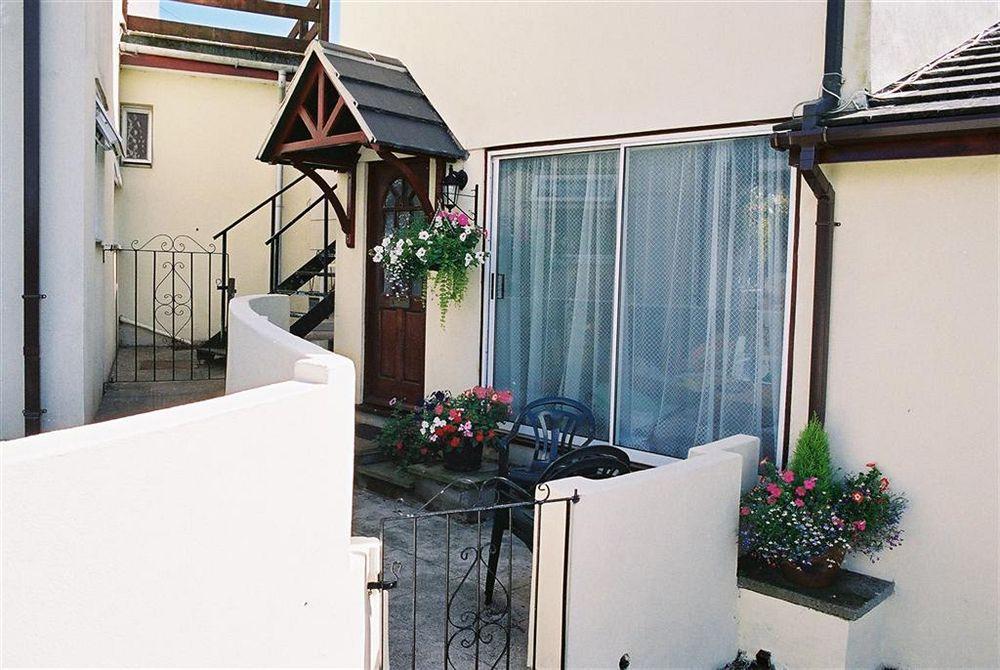 Crossways & Sea View Holiday Apartments Torquay Kültér fotó