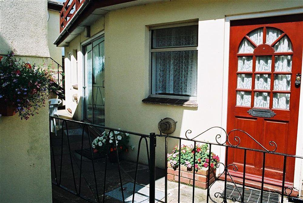 Crossways & Sea View Holiday Apartments Torquay Kültér fotó